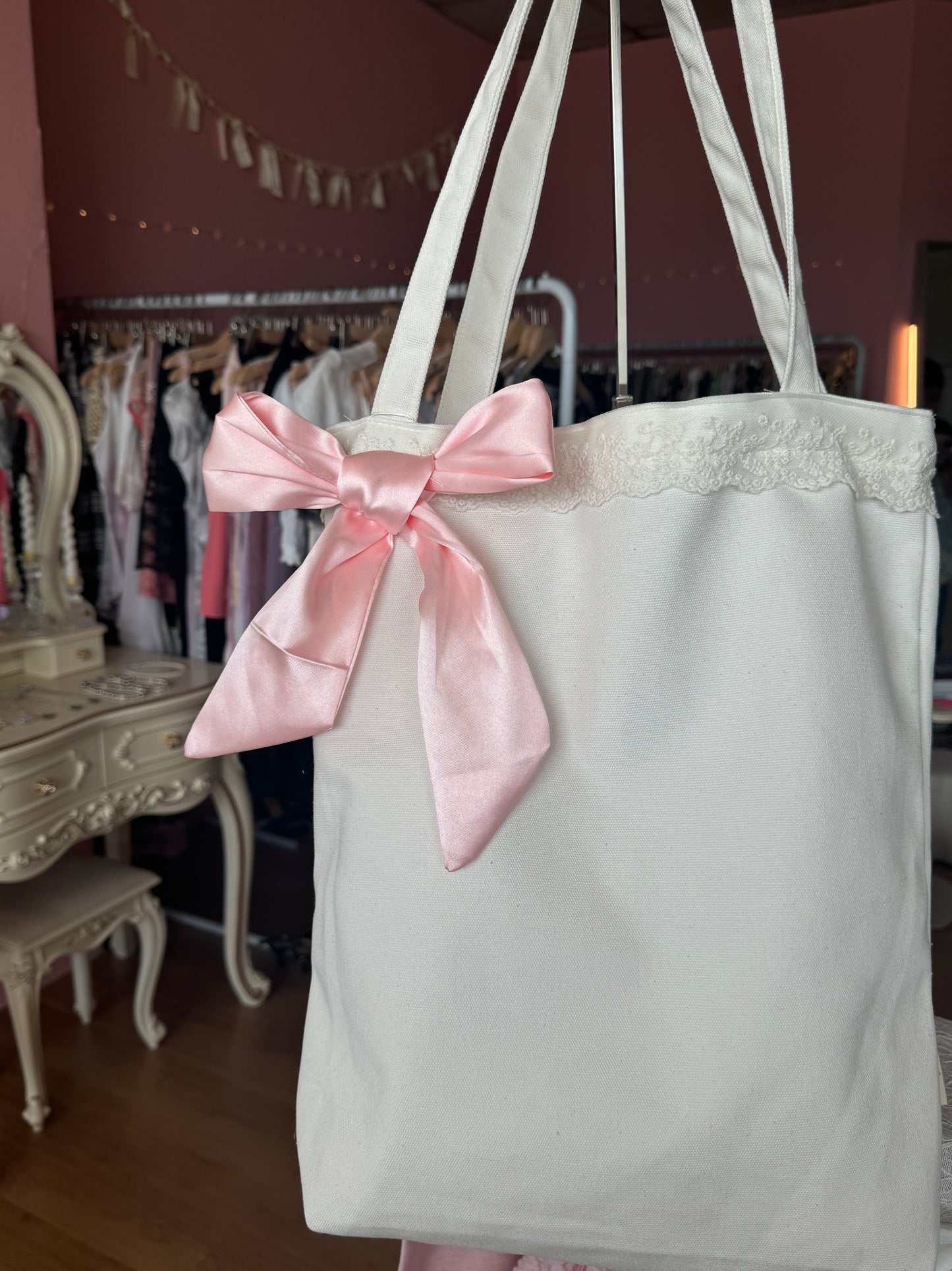 RIBBON LACED TOTE BAG