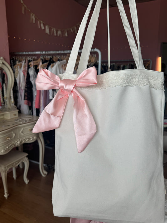 RIBBON LACED TOTE BAG